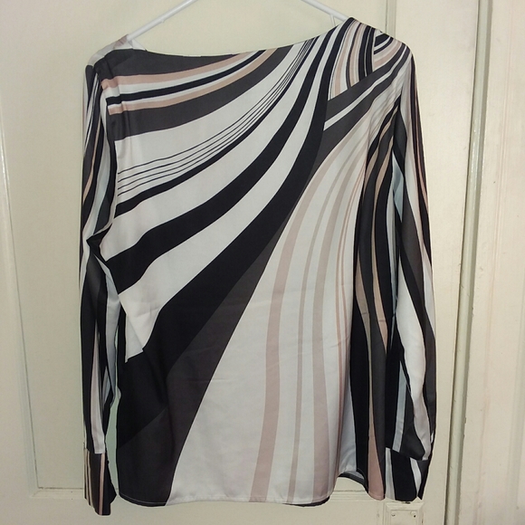 H&M Blouse - Picture 2 of 5